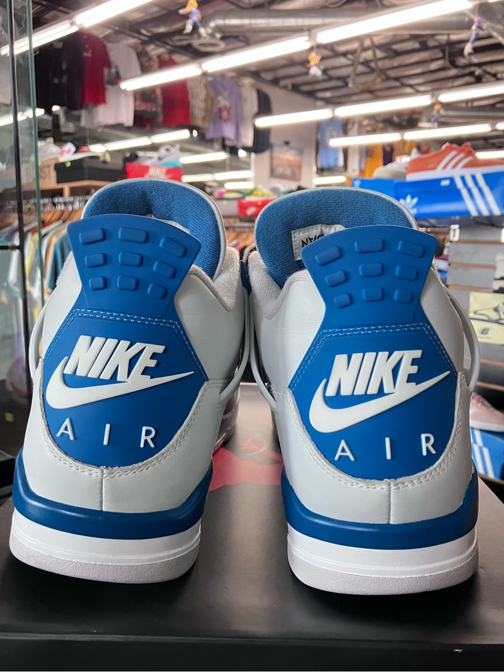 Air Jordan 4 Retro Military Blue Size 11 - Picture 6 of 9
